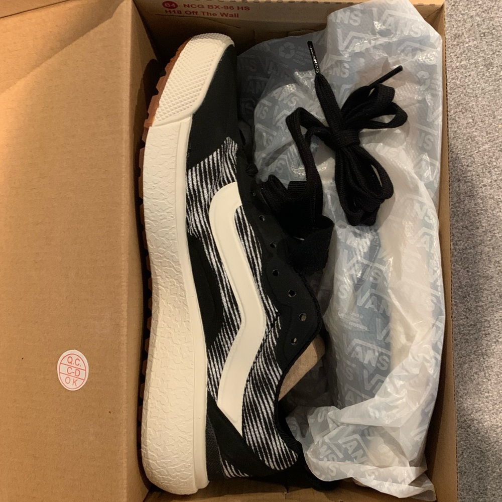 Vans Ultrarange Exo blur checker 6.5 nwt